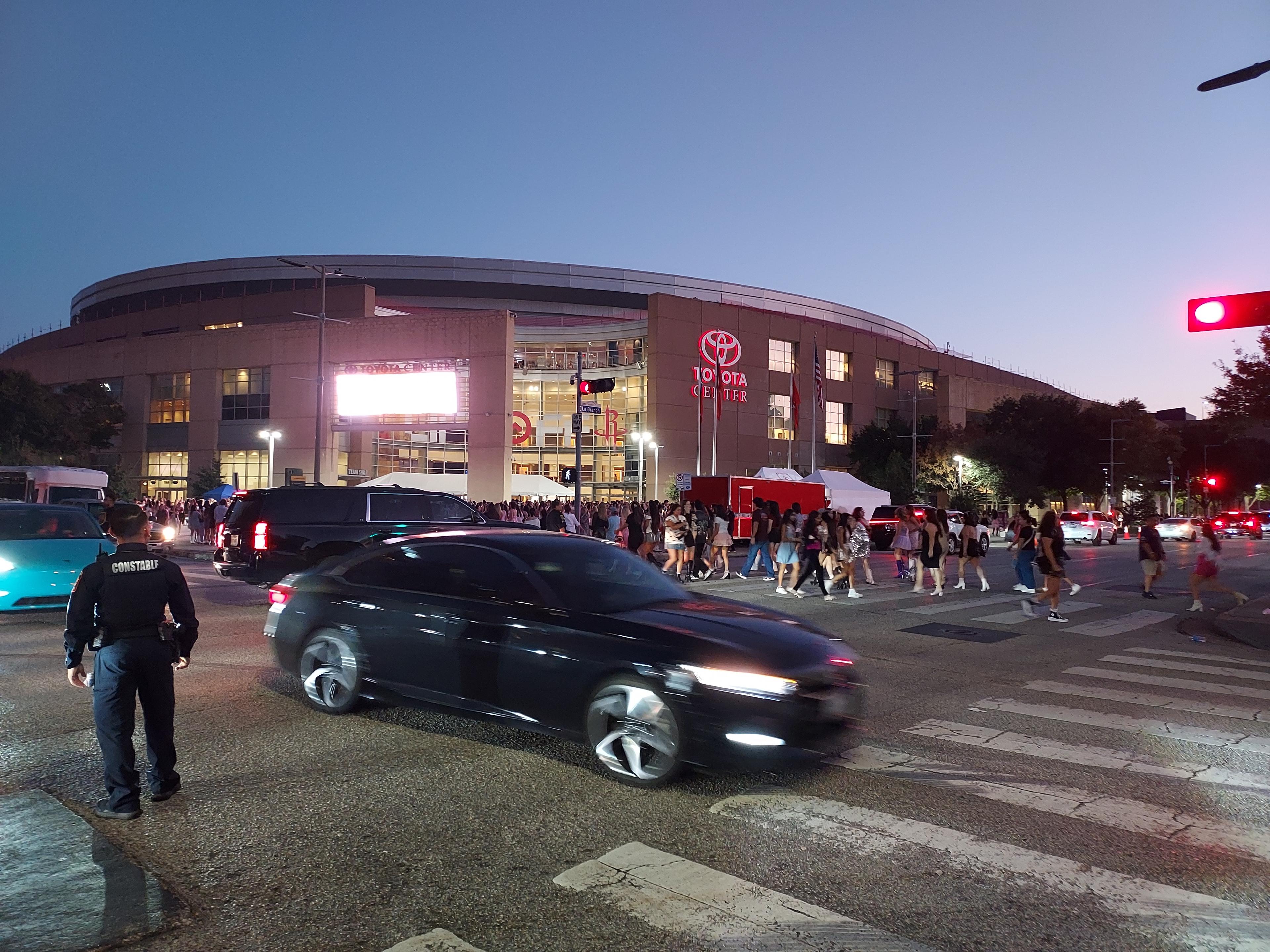 Sedan vs. SUV | Which is Better for Your Houston Car Service?