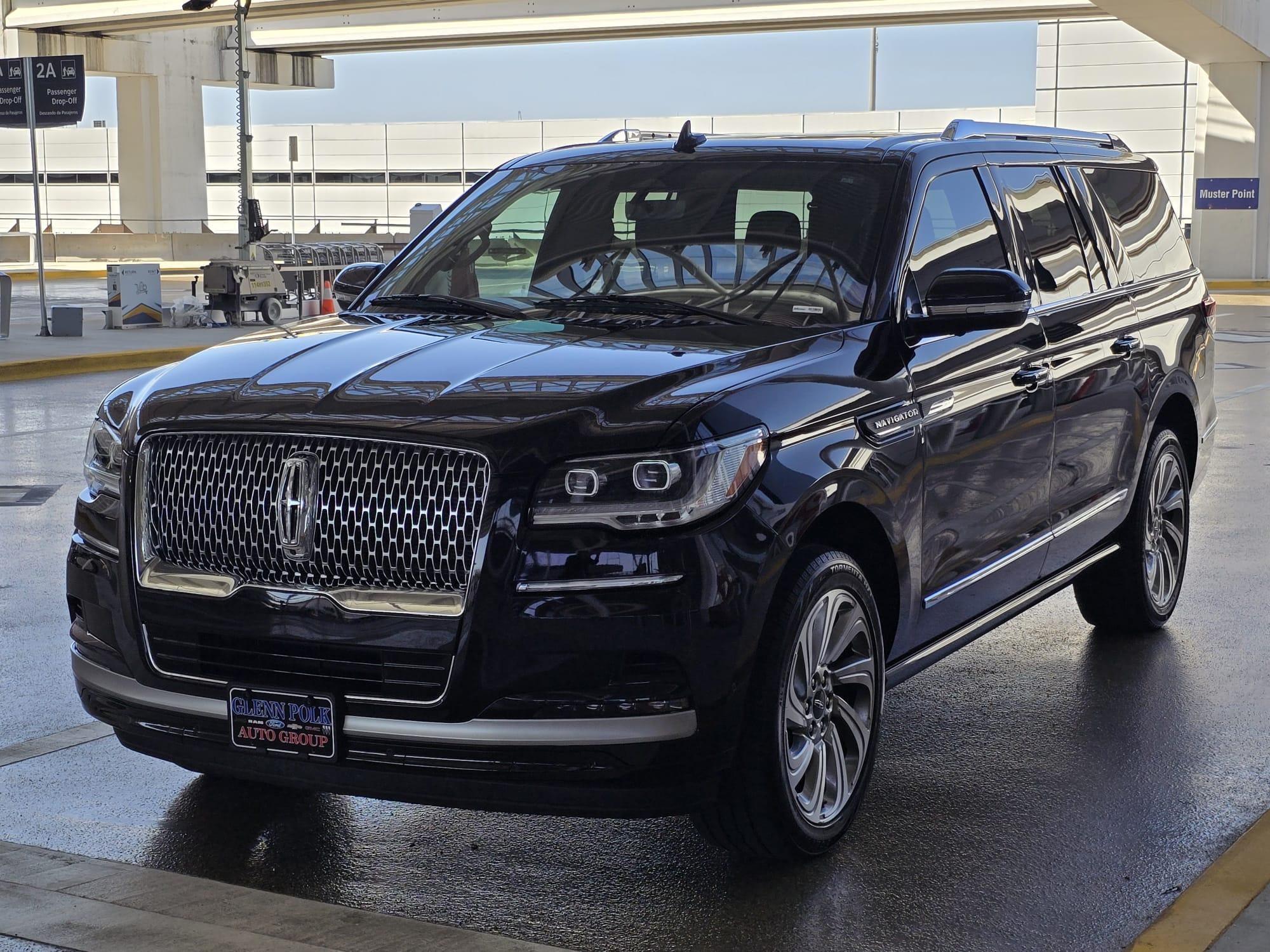 How to Book Your Private Jet Limo & Luxury Airport Car Service