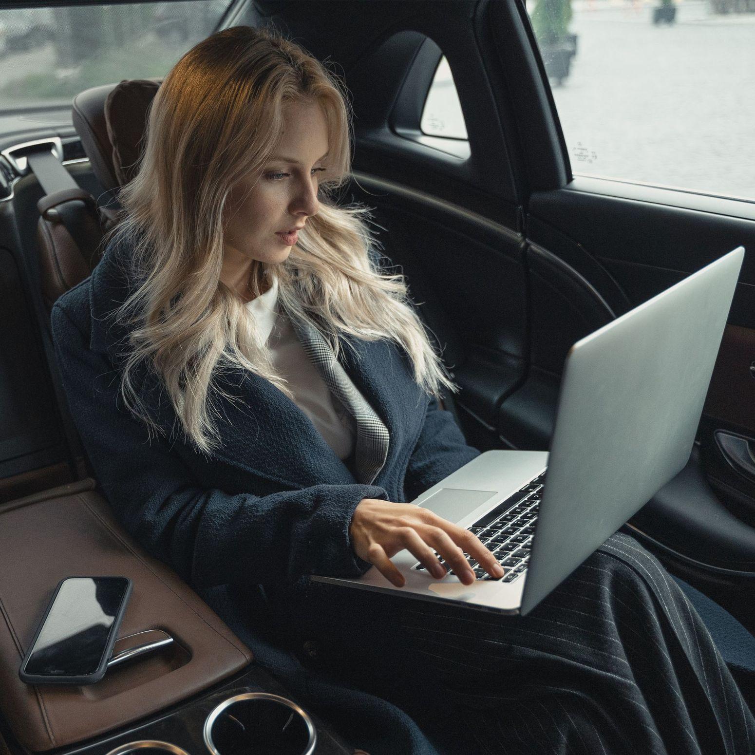 Why Choose Our Houston to San Antonio Airport Car Service?