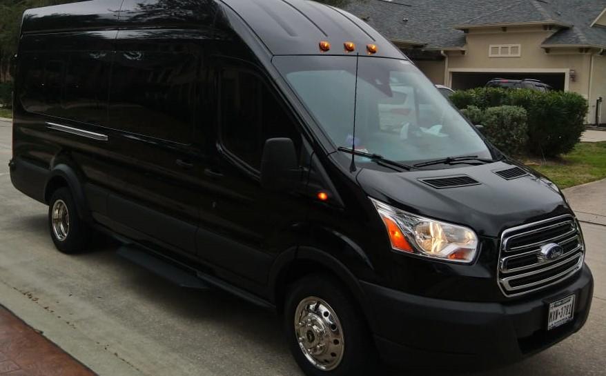 How to Easily Book Your Shuttle from Houston to Dallas