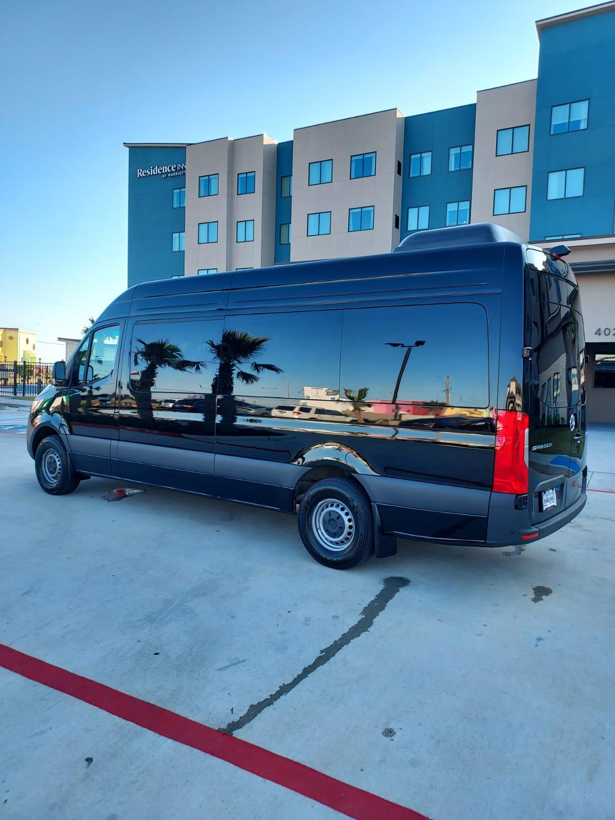 Executive Shuttle Services from Houston Airports to College Station| AAdmirals