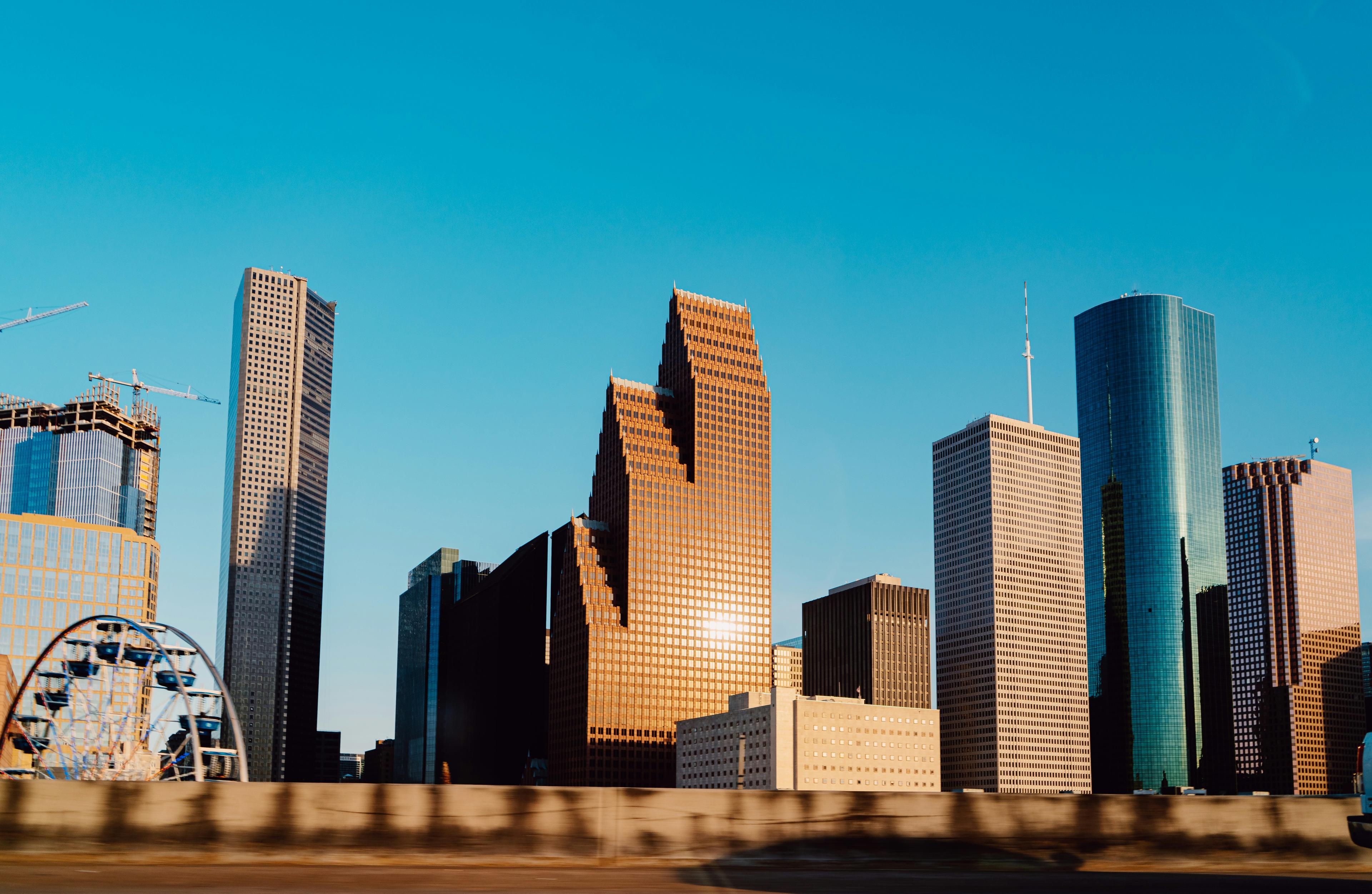 Top 7 Reasons to Book a Houston Airport Transportation Service over Rideshare