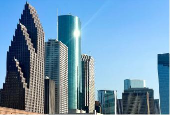 Benefits of Choosing an IAH Airport Car Service over Rideshare & Taxi