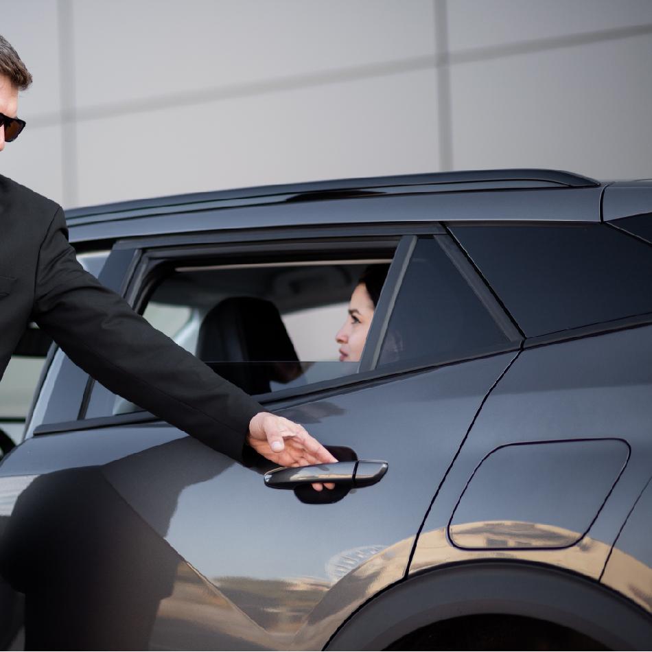 Premium Vehicles & 24/7 Airport Availability