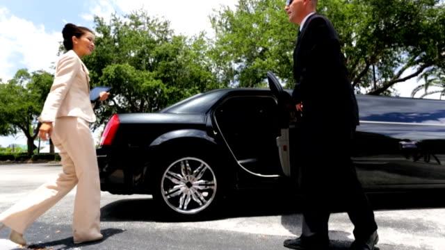 How to Book Corporate Transportation in Houston: A Step-by-Step Guide for Executives, Teams & Conference Travel